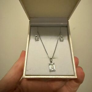 Elegant Silver Jewelry Set with Clear Stones